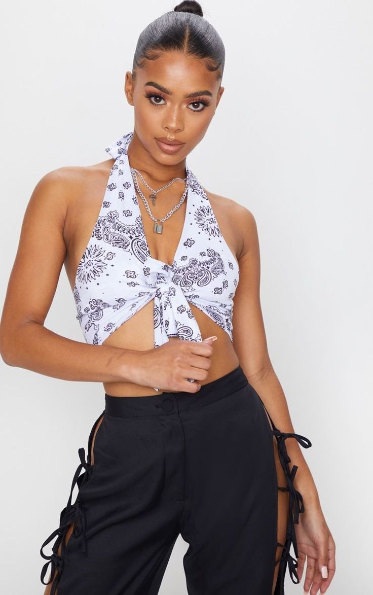 IMG_6159 PRETTYLITTLETHING dámsky crop top (krátke letné tričko) – Biela