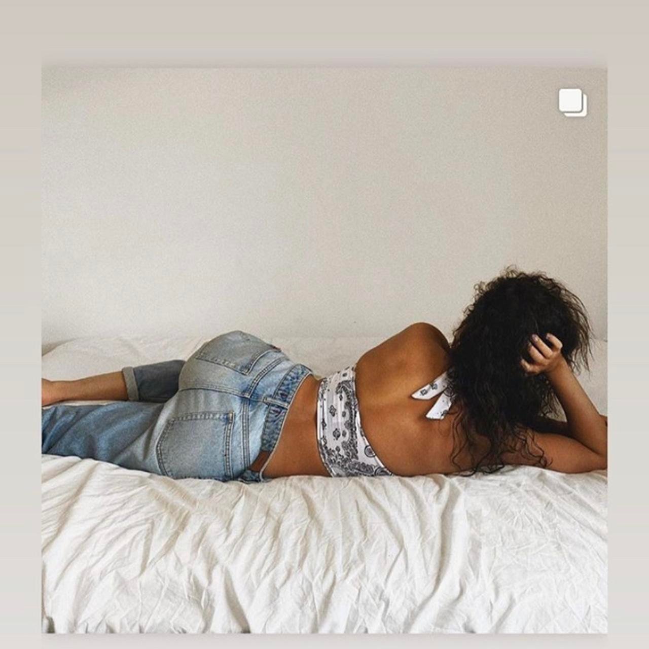 IMG_6161 PRETTYLITTLETHING dámsky crop top (krátke letné tričko) – Biela – Obrázok 4