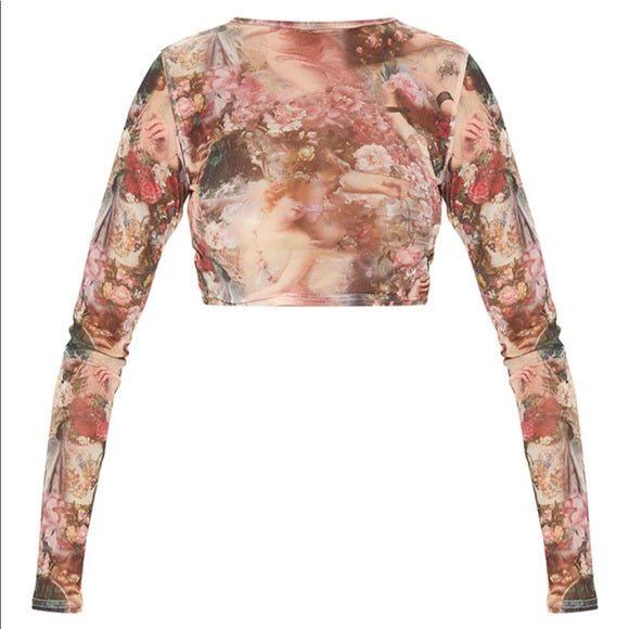 IMG_6164 PRETTYLITTLETHING dámsky crop top s dlhými rukávmi (krátke tričko) – ružová s potlačou – Obrázok 3