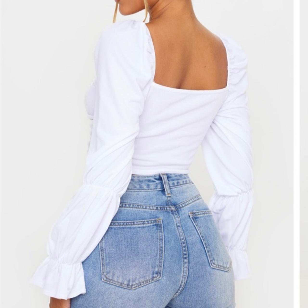 IMG_6167 PRETTYLITTLETHING dámsky crop top s dlhými rukávmi (krátke tričko) – biela – Obrázok 2