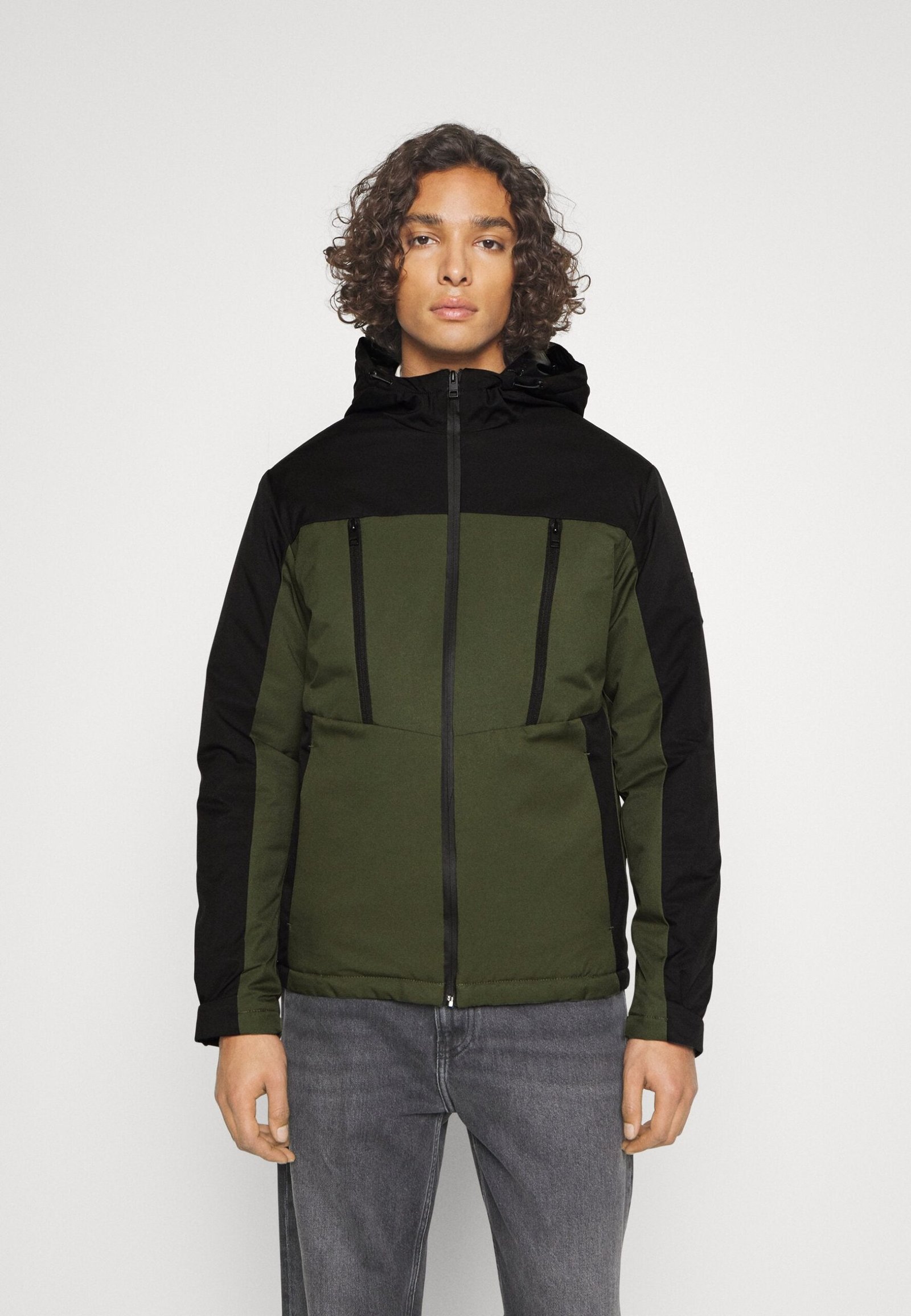 IMG_6987 Jack&Jones pánska teplo podšitá outdoor bunda s kapucňou zeleno-čierna