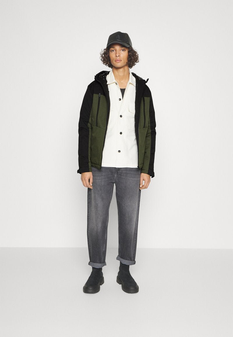 IMG_6988 Jack&Jones pánska teplo podšitá outdoor bunda s kapucňou zeleno-čierna – Obrázok 2