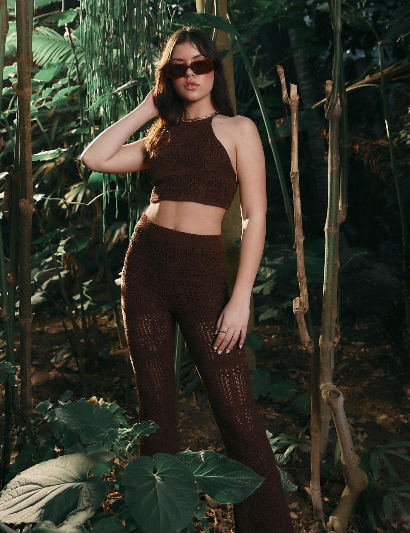 femme-jennyfer-crop-top-crochet-marron-tops-et-t-shirts Don't Call Me Jennyfer háčkovaný dámsky crop top (krátke letné tričko) – hnedá – Obrázok 5