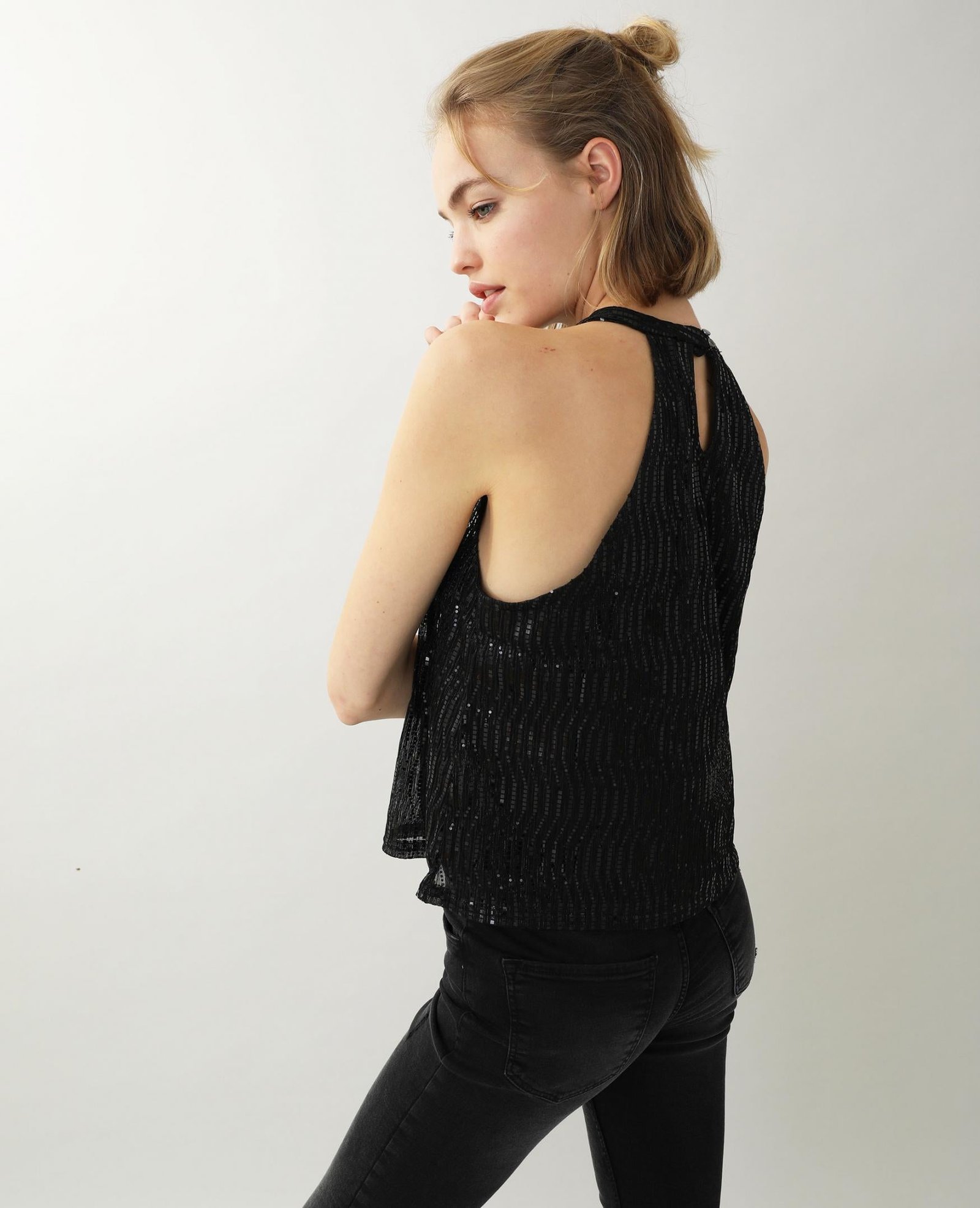 top-halter-negro-mujer-camiseta-top-pimkie_1 PIMKIE dámsky flitrovaný top (trblietavé party tričko) – čierna – Obrázok 6